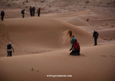 iran desert trekking