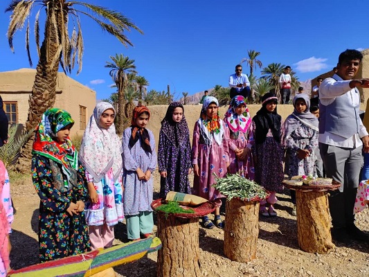 esfahak village people